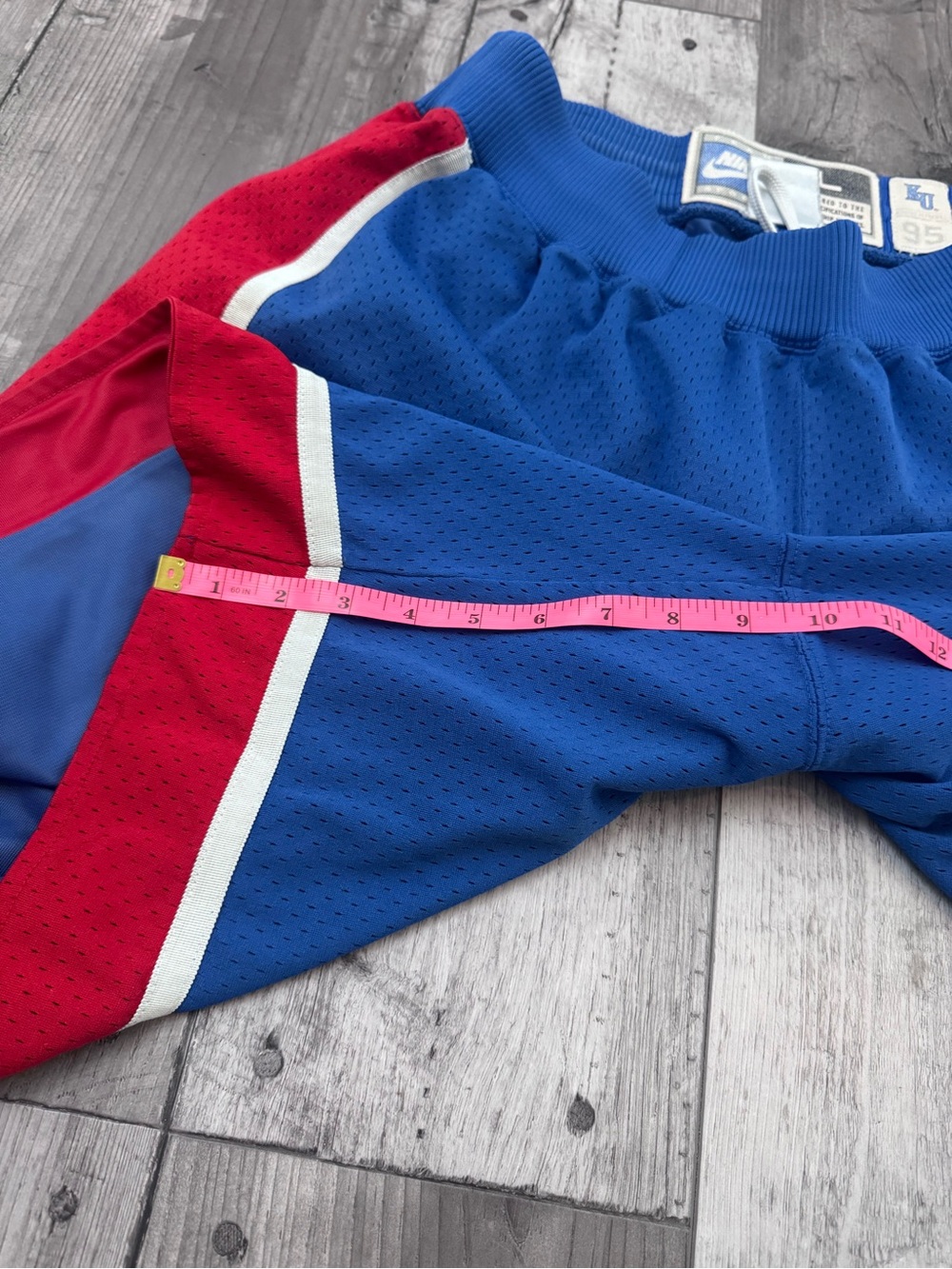 Vintage 1995 Nike Kansas Jayhawks Basketball Shorts Mesh Mens XL KU 34 FLAW - Picture 3 of 8